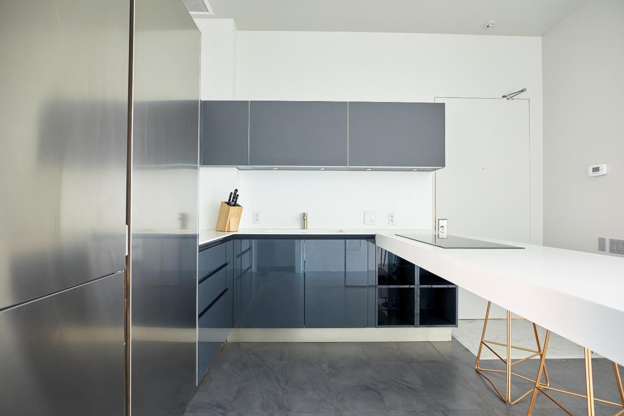ホテル Sonder The Slate トロント 部屋 写真